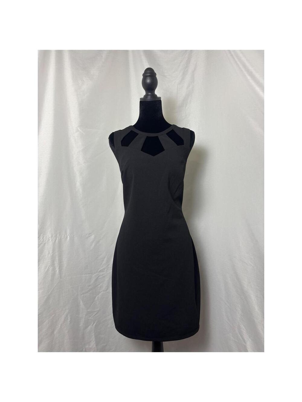 BCX Dress Black Sleeveless Geometric Cutout Neckline Sheath Dress Size 17